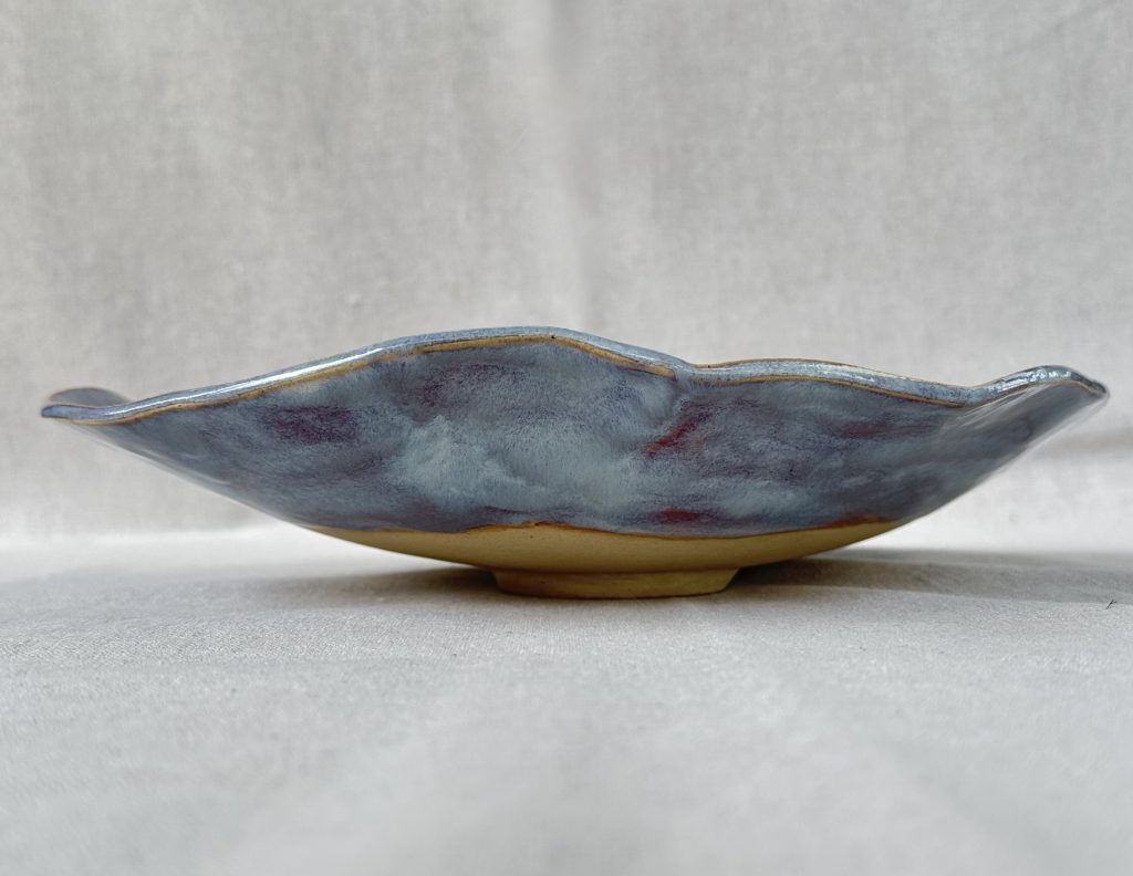 Individuelle Babybauch-Schale Belly Bowl aus Ton mit einem einzigartigen Farbverlauf.